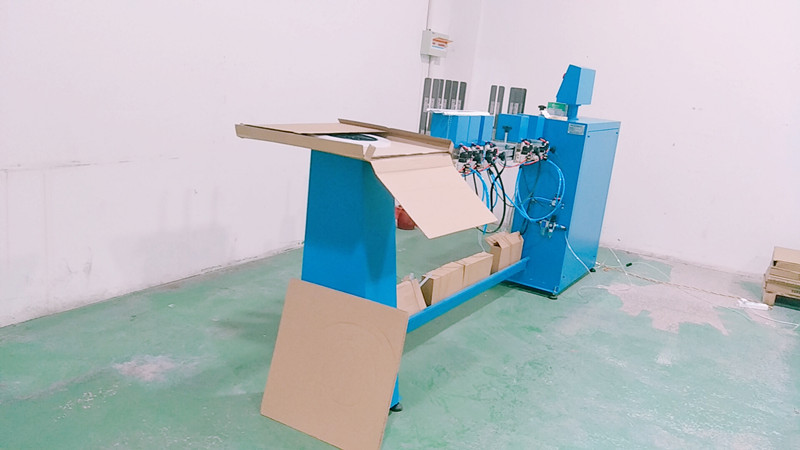 Blade forming machine
